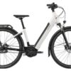 Vélo de Ville Électrique Cannondale Mavaro Neo 4 Shimano Nexus 5V Courroie 500 Wh 29'' Blanc